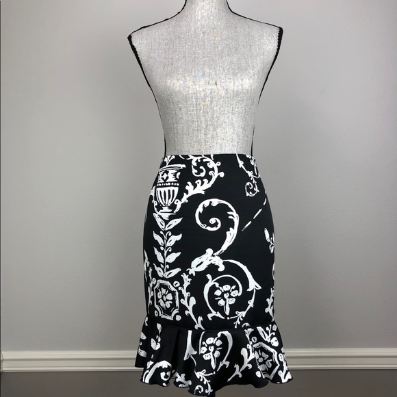 White House Black Market Skirt 4 EUC - Picture 2 of 14